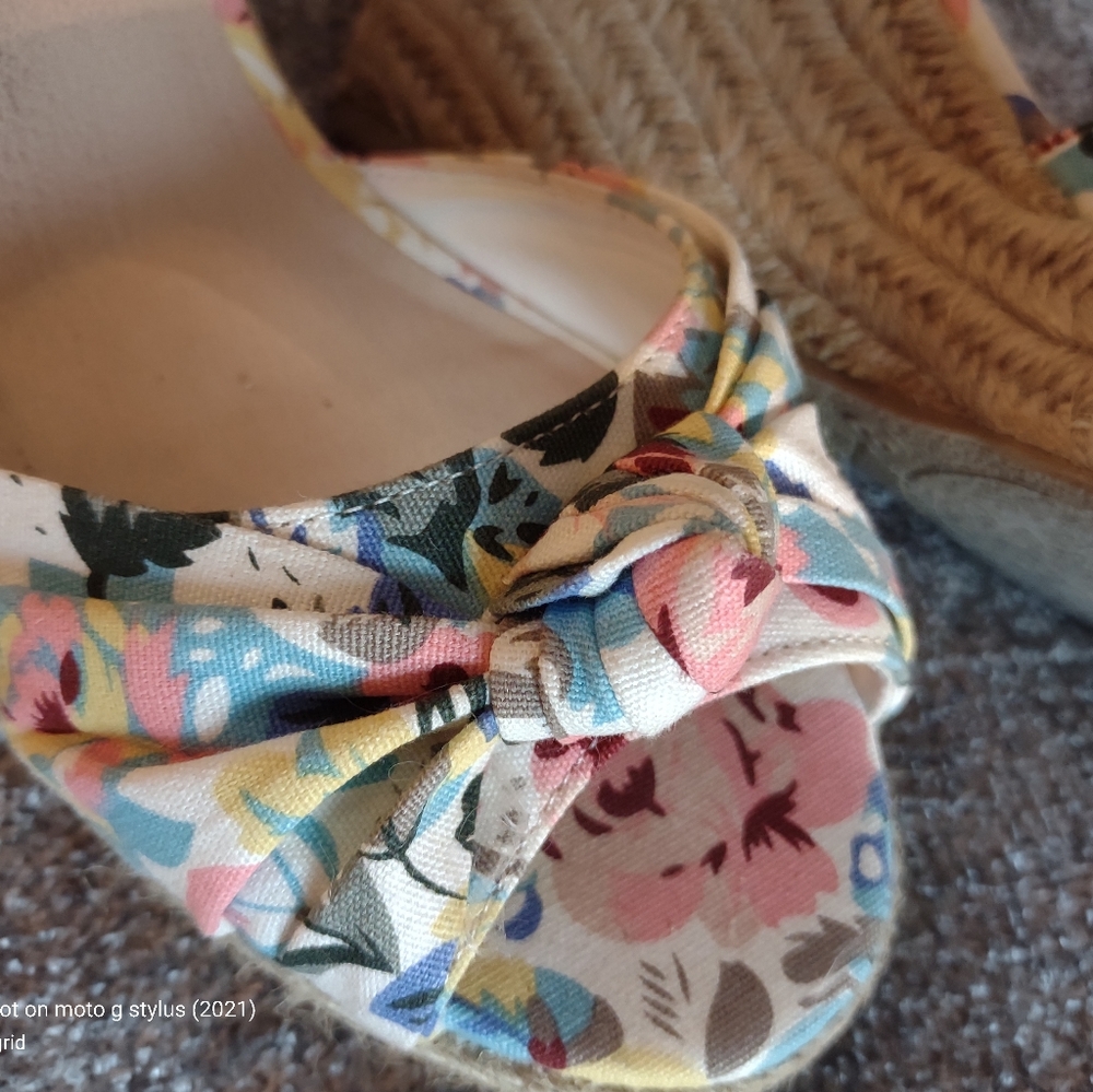 Montego Bay wedge sandals/espadrilles with floral fabric - Picture 2 of 6